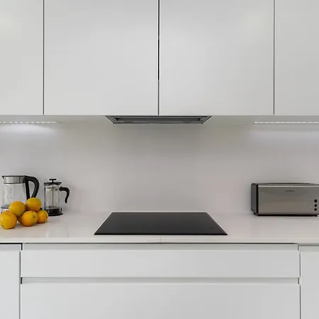 Whome Urban Retreat W/parking, Elevator & Ac By Benfica Stadium ליסבון