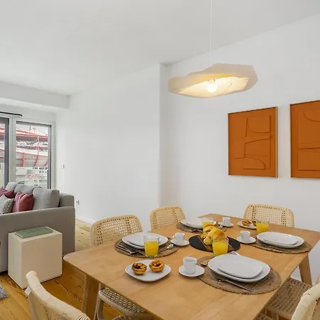 Whome Urban Retreat W/parking, Elevator & Ac By Benfica Stadium דירה