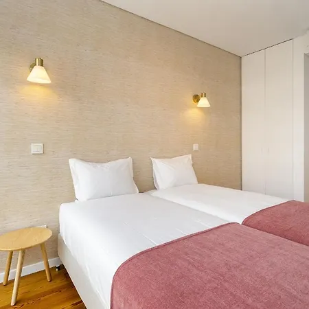 Whome Urban Retreat W/parking, Elevator & Ac By Benfica Stadium شقة