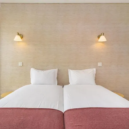 Whome Urban Retreat W/parking, Elevator & Ac By Benfica Stadium شقة