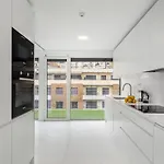 Whome Urban Retreat W/parking, Elevator & Ac By Benfica Stadium *