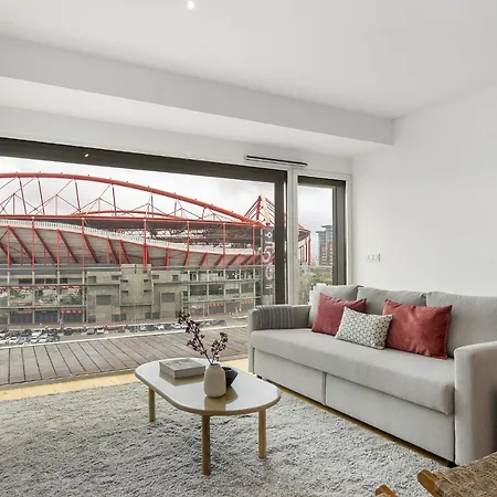 Whome Urban Retreat W/parking, Elevator & Ac By Benfica Stadium *